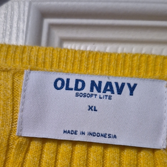 Old Navy Bright Yellow Ribbed Crewneck Sweater - Picture 2 of 6